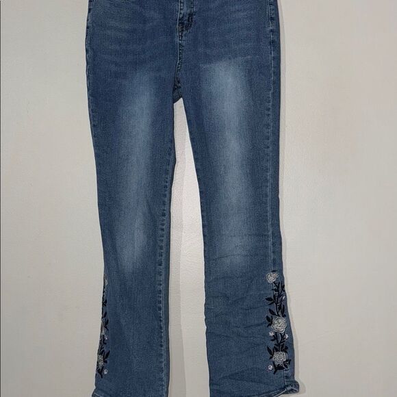 Blue Flare & Wide Leg Jeans with Floral Details - Picture 5 of 14